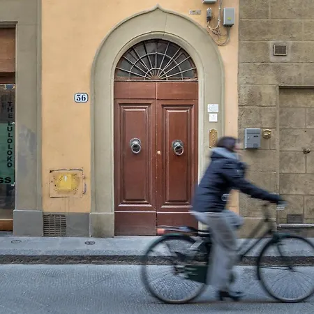 Apartment E Quindi Uscimmo A Riveder Le Stelle Florenz