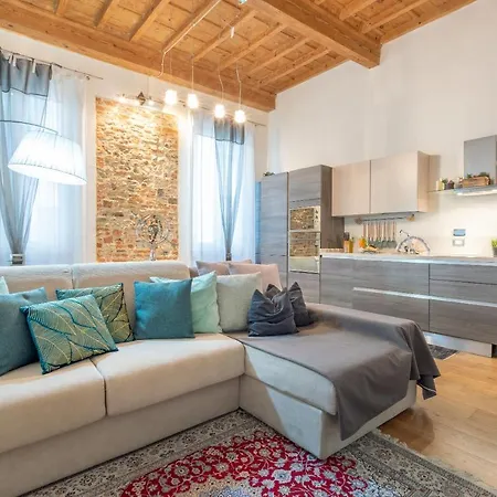 Apartment E Quindi Uscimmo A Riveder Le Stelle *