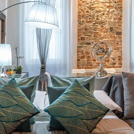 Apartment E Quindi Uscimmo A Riveder Le Stelle Florence