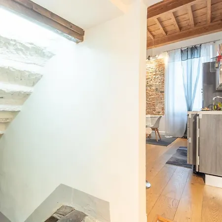 Apartment E Quindi Uscimmo A Riveder Le Stelle *