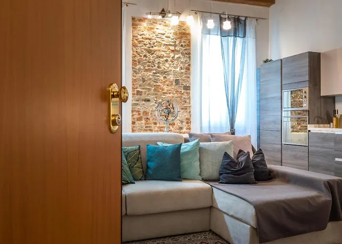 Apartament E Quindi Uscimmo A Riveder Le Stelle