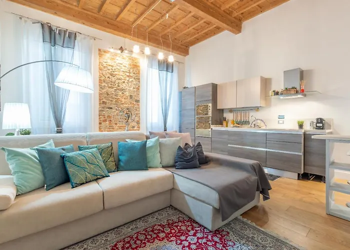 Apartament E Quindi Uscimmo A Riveder Le Stelle *